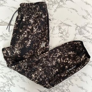 Nike ACG Wolf Tree Polartec Jogger Pants Black Brown DV9104-104 Men Size Small